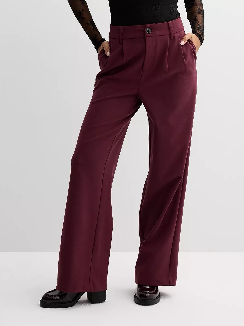 SO Juniors Wide Leg High Waist Pleated Trousers in Wine
